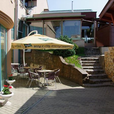 Lugas Hotel Nyíregyháza Exterior foto